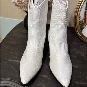 Coconuts by Matisse White Textured Heeled Boots